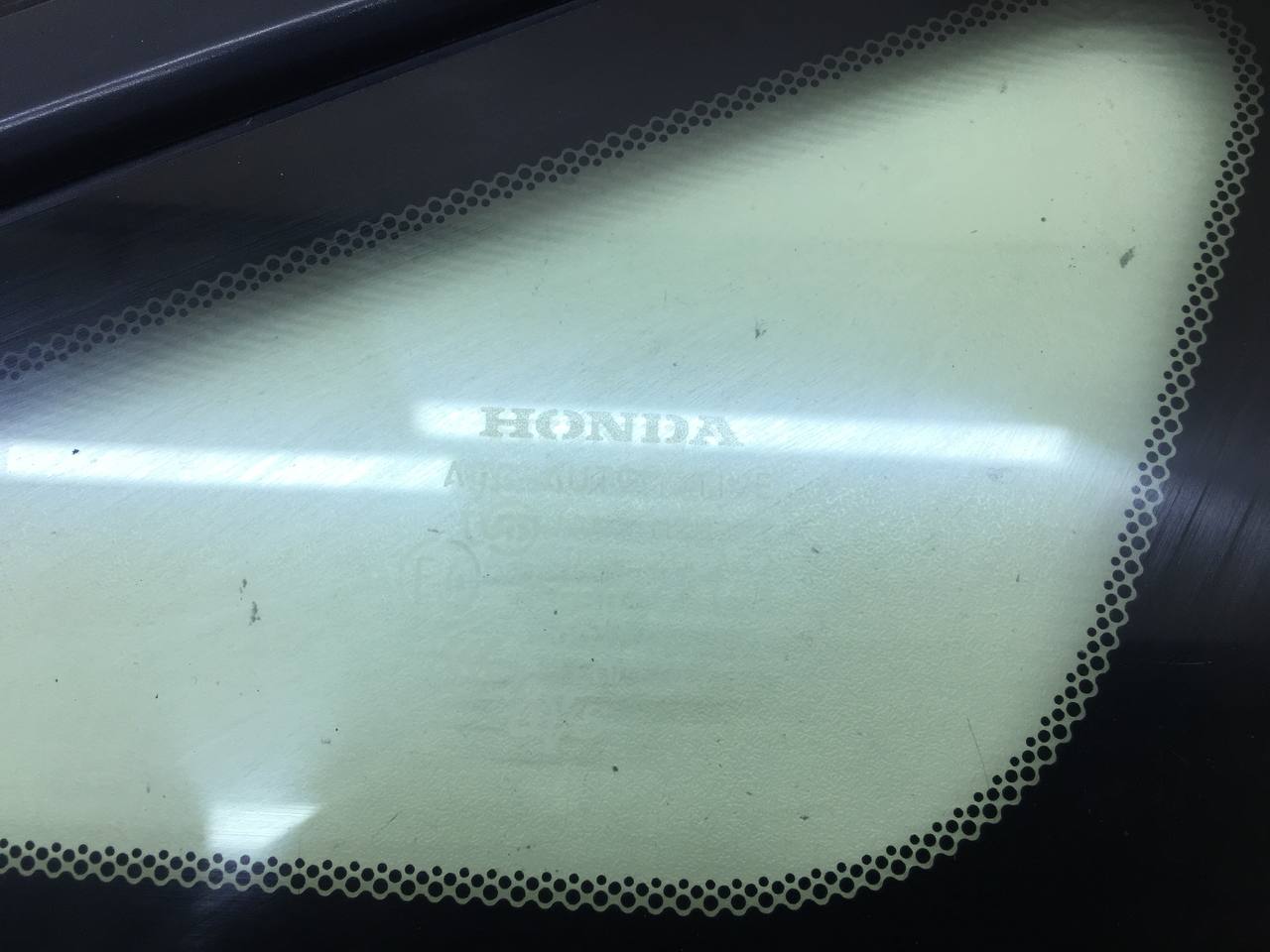 Стекло кузовное глухое левое Honda Civic 4D 2006-2012
