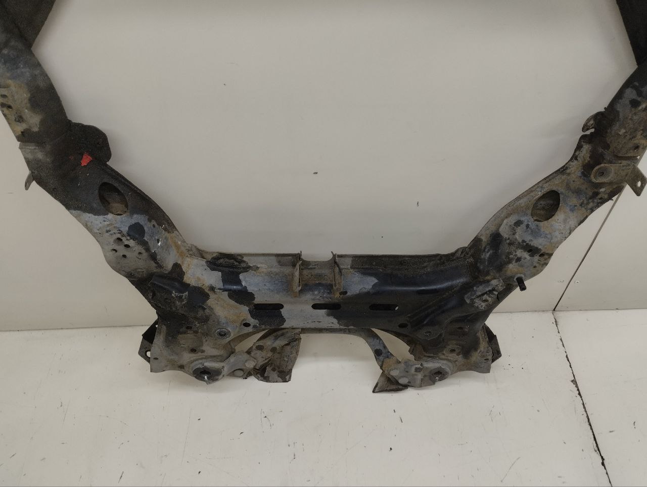 Балка подмоторная Mazda Mazda 6 (GG) 2002-2007 Балка подмоторная Mazda Mazda 6 (GG) 2002-2007