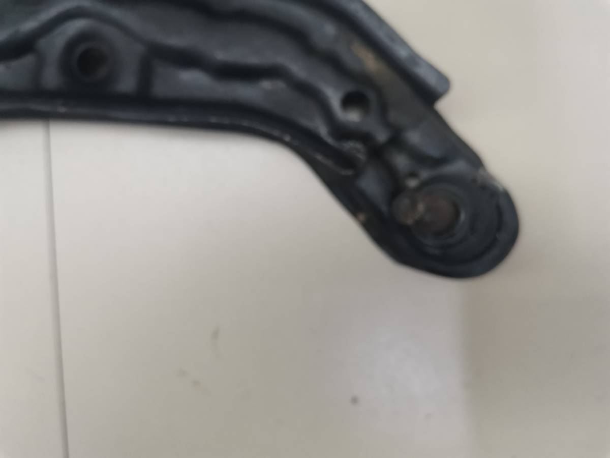 Рычаг передний нижний правый Nissan Almera (N15) 1995-2000 Рычаг передний нижний правый Nissan Almera (N15) 1995-2000