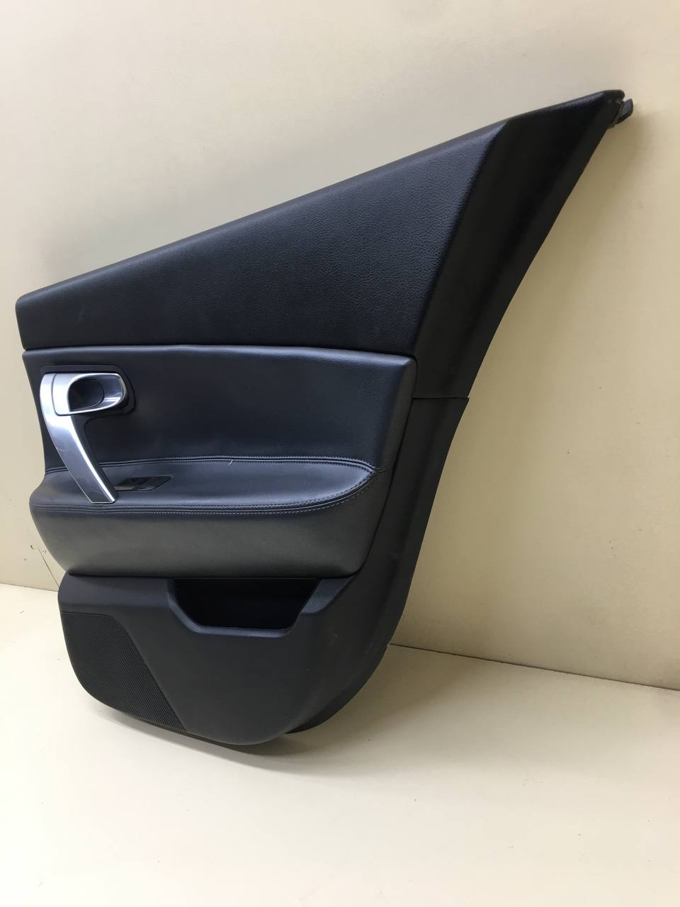 Обшивка двери задней правой Nissan Primera (P12) 2002-2007