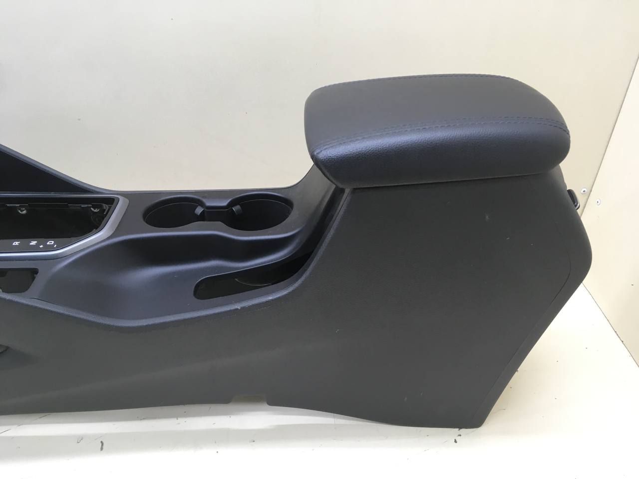 Консоль центральная Hyundai Tucson (TL) 2015-2021 Консоль центральная Hyundai Tucson (TL) 2015-2021