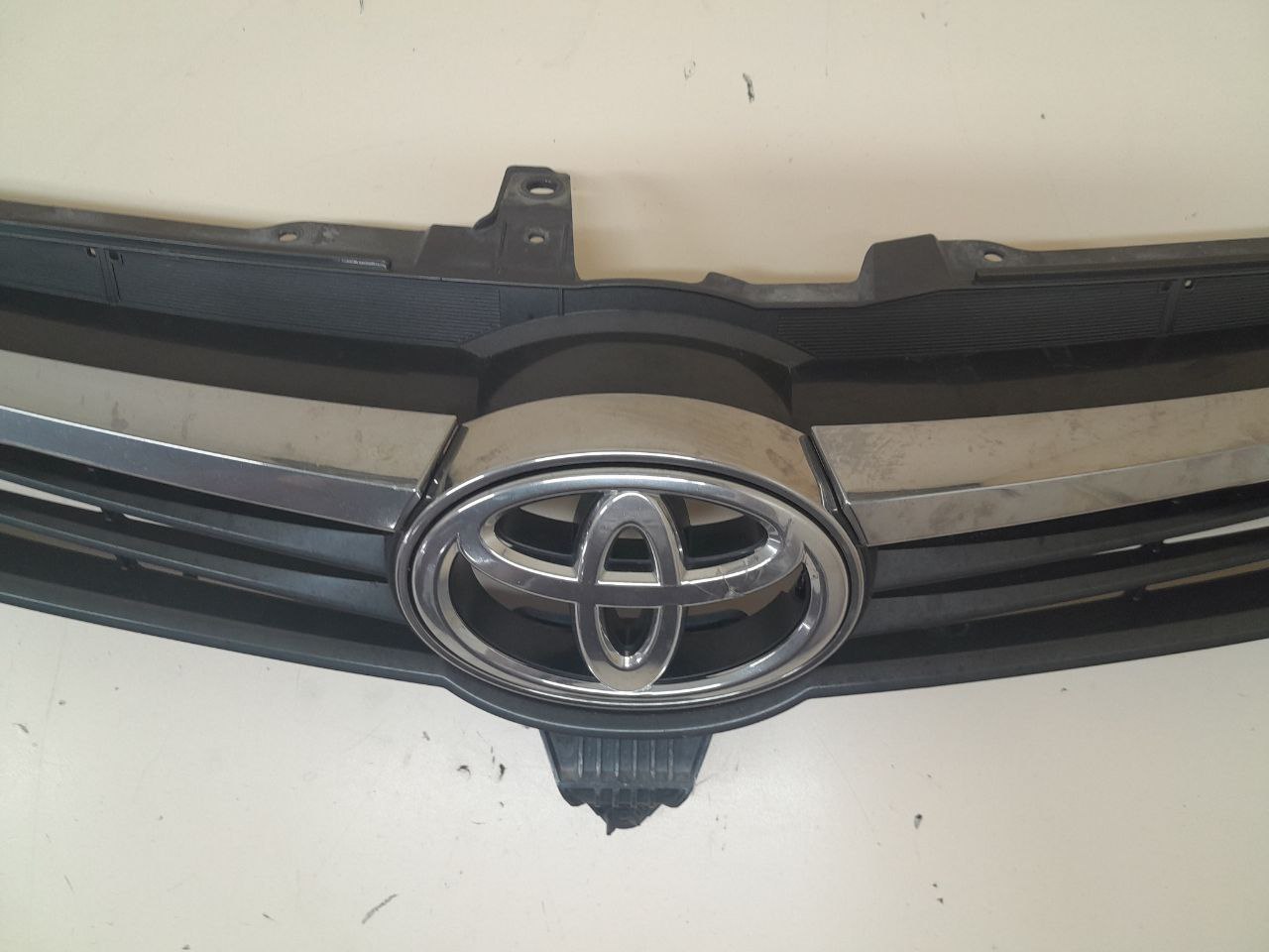 Решетка радиатора Toyota Camry (XV50) 2011-2017