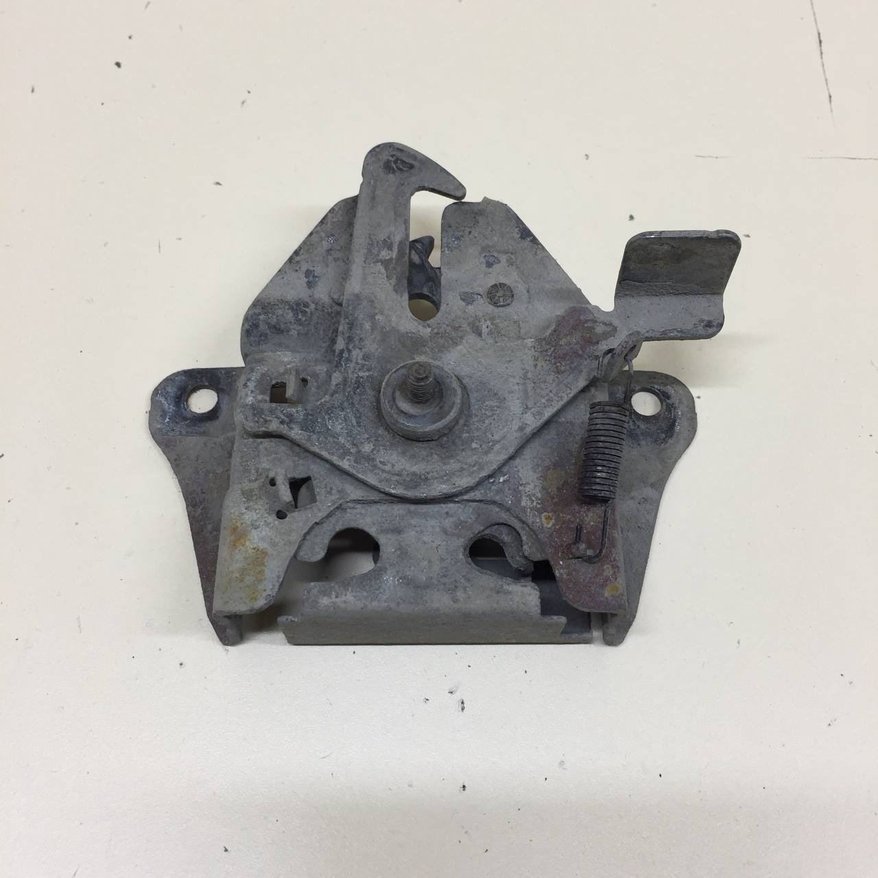 Замок капота Kia Spectra (SD) 2004-2011 Замок капота Kia Spectra (SD) 2004-2011