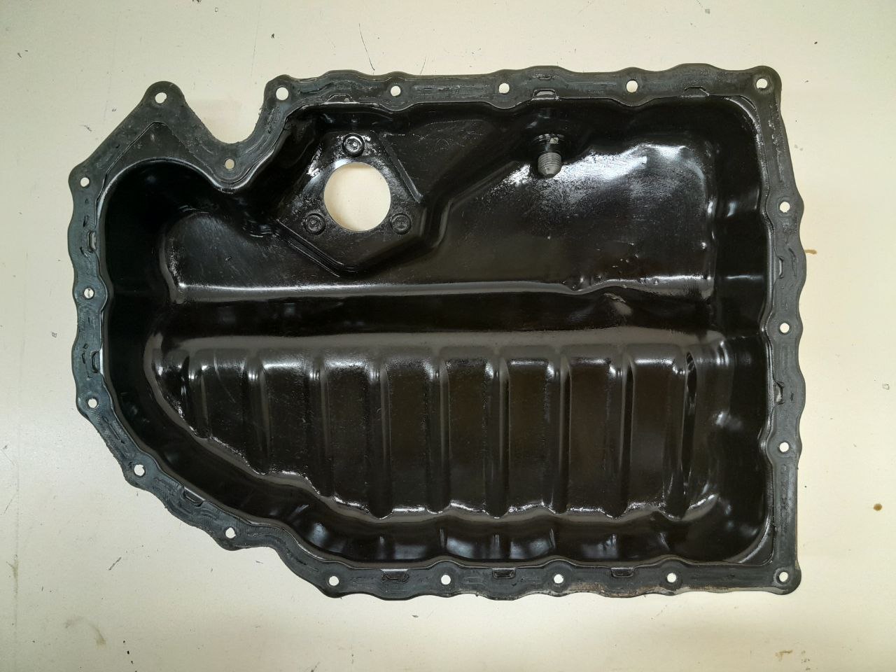 Поддон масляный двигателя Skoda Octavia (A5 1Z-) 2004-2013