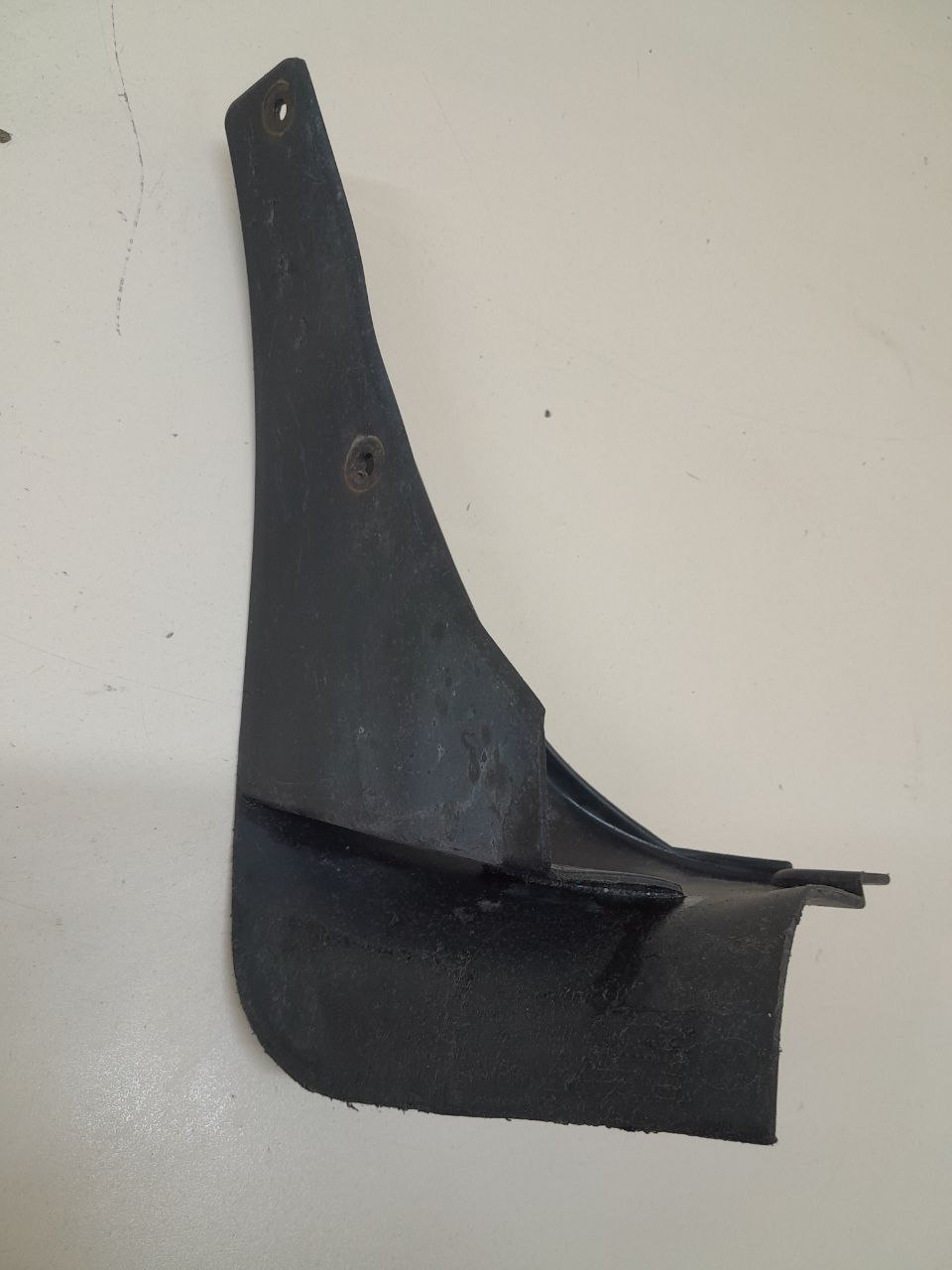 Брызговик передний правый Toyota Auris (E150) 2006-2012