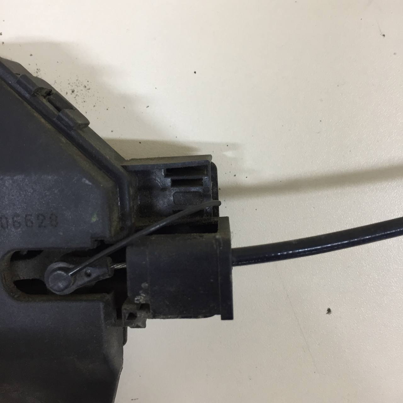 Замок багажника BMW 3-series E90/E91 2005-2011 Замок багажника BMW 3-series E90/E91 2005-2011