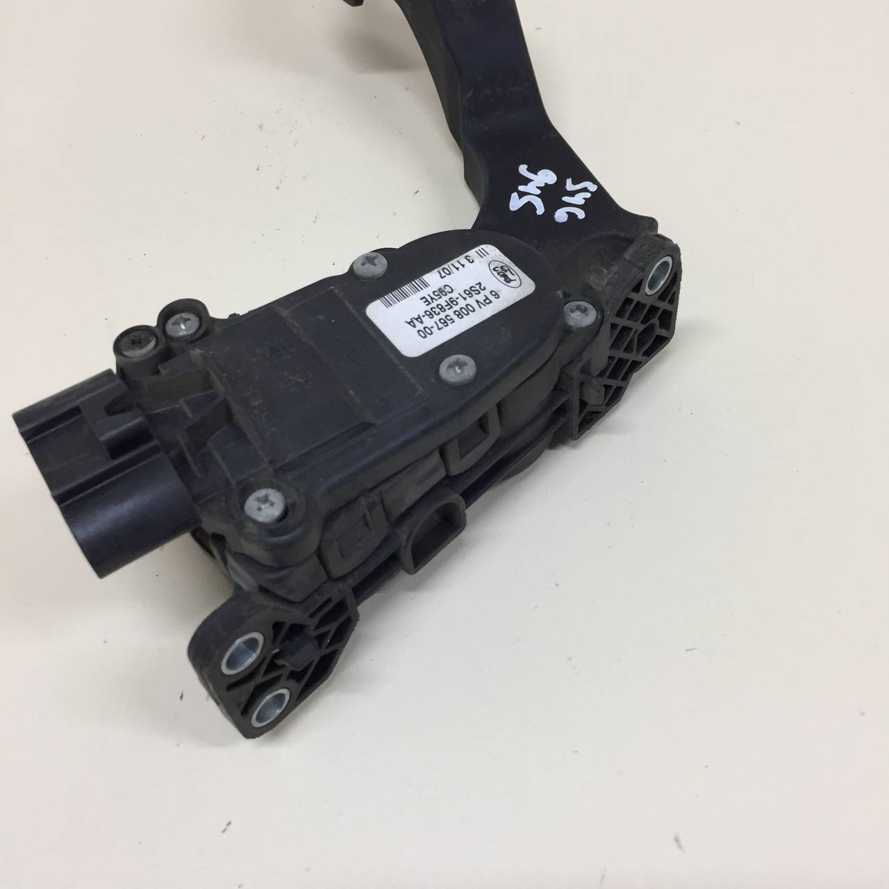 Педаль газа Ford Fusion (JU) 2002-2012 Педаль газа Ford Fusion (JU) 2002-2012