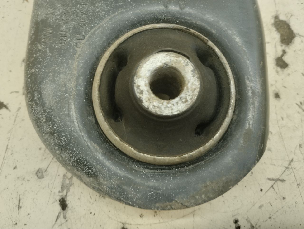 Рычаг передний левый Skoda Rapid 2012-2020