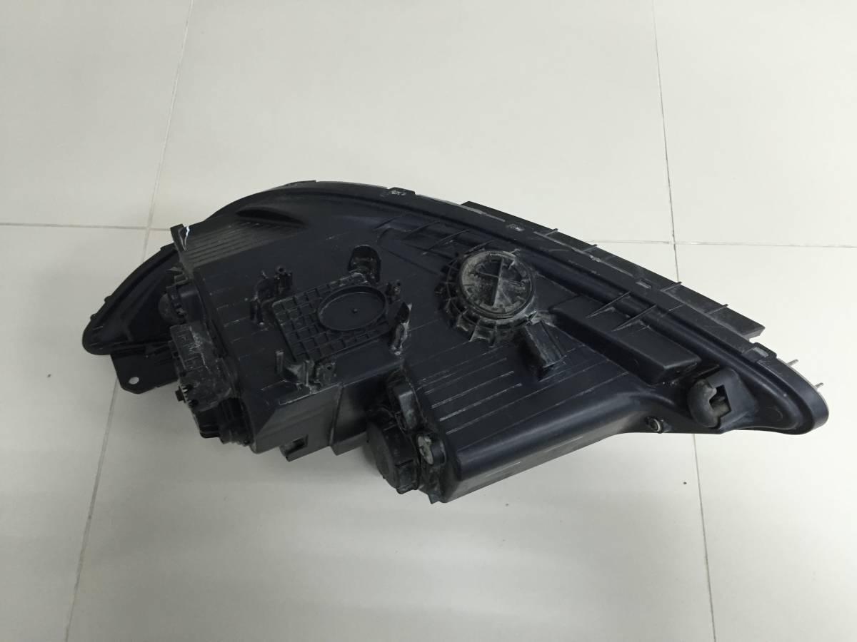 Фара правая Kia Sorento (XM) 2009-2021