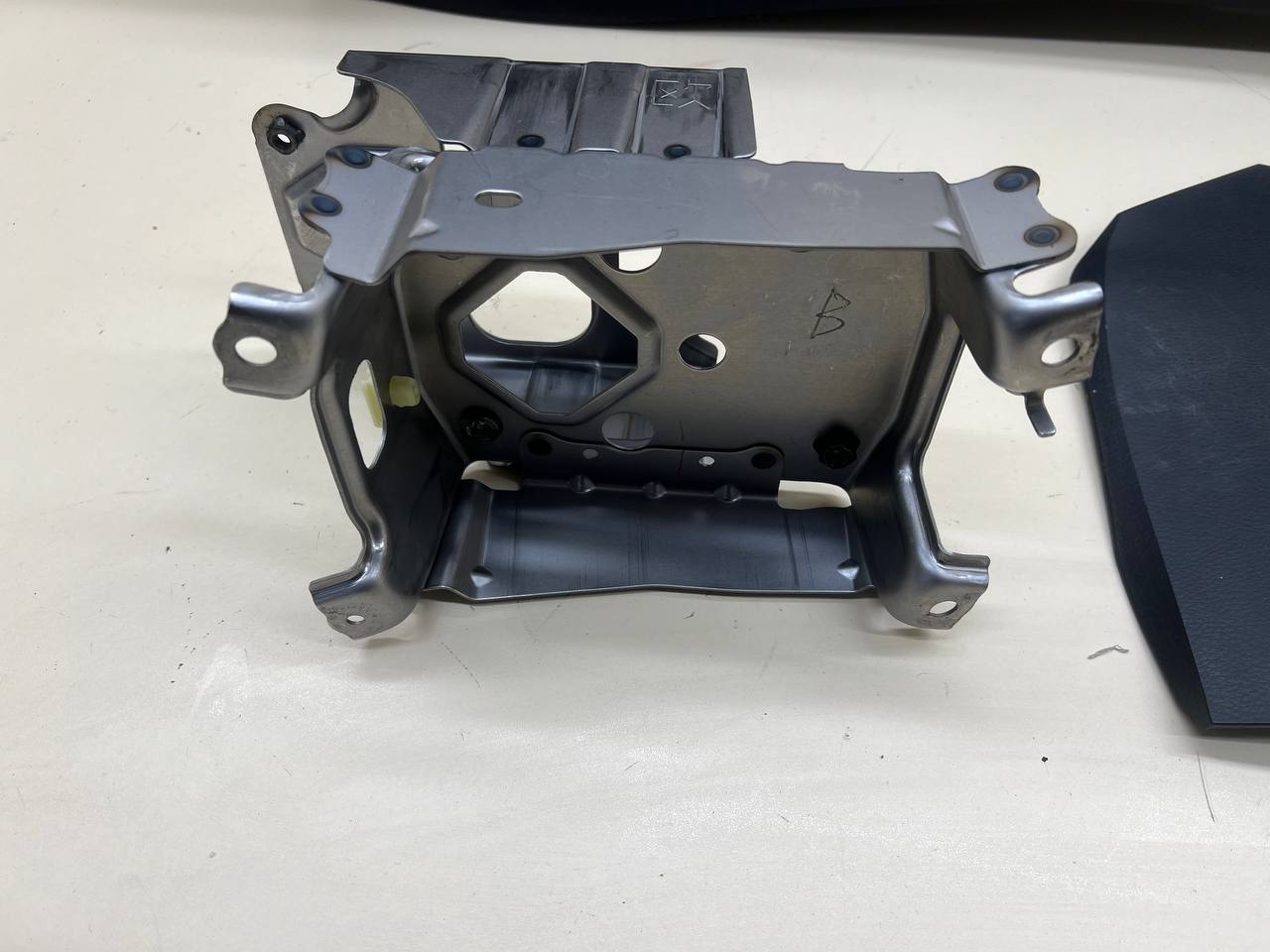 Консоль центральная Toyota Rav 4 (XA40) 2013-2019