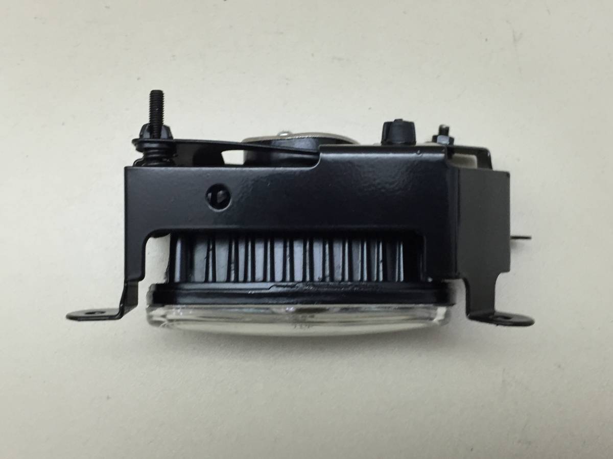Фара противотуманная левая Mitsubishi Outlander (CU) 2001-2008