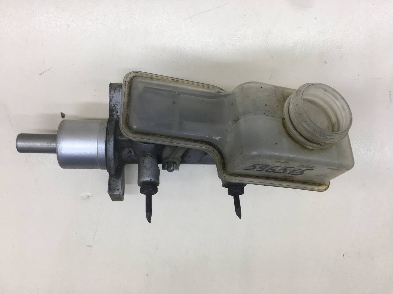 Цилиндр тормозной главный Lada Granta 2011>