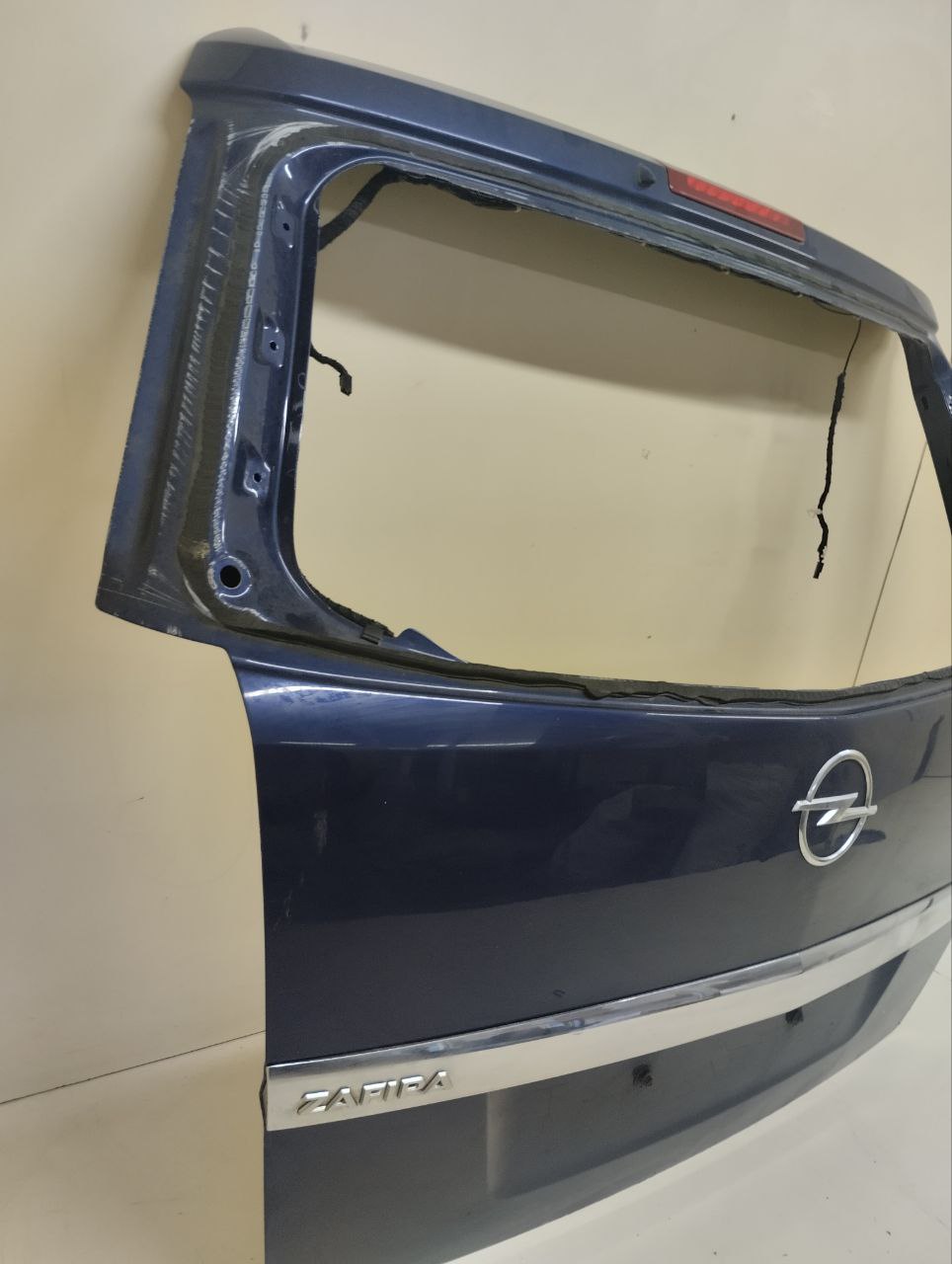 Дверь багажника Opel Zafira (B) 2005-2012