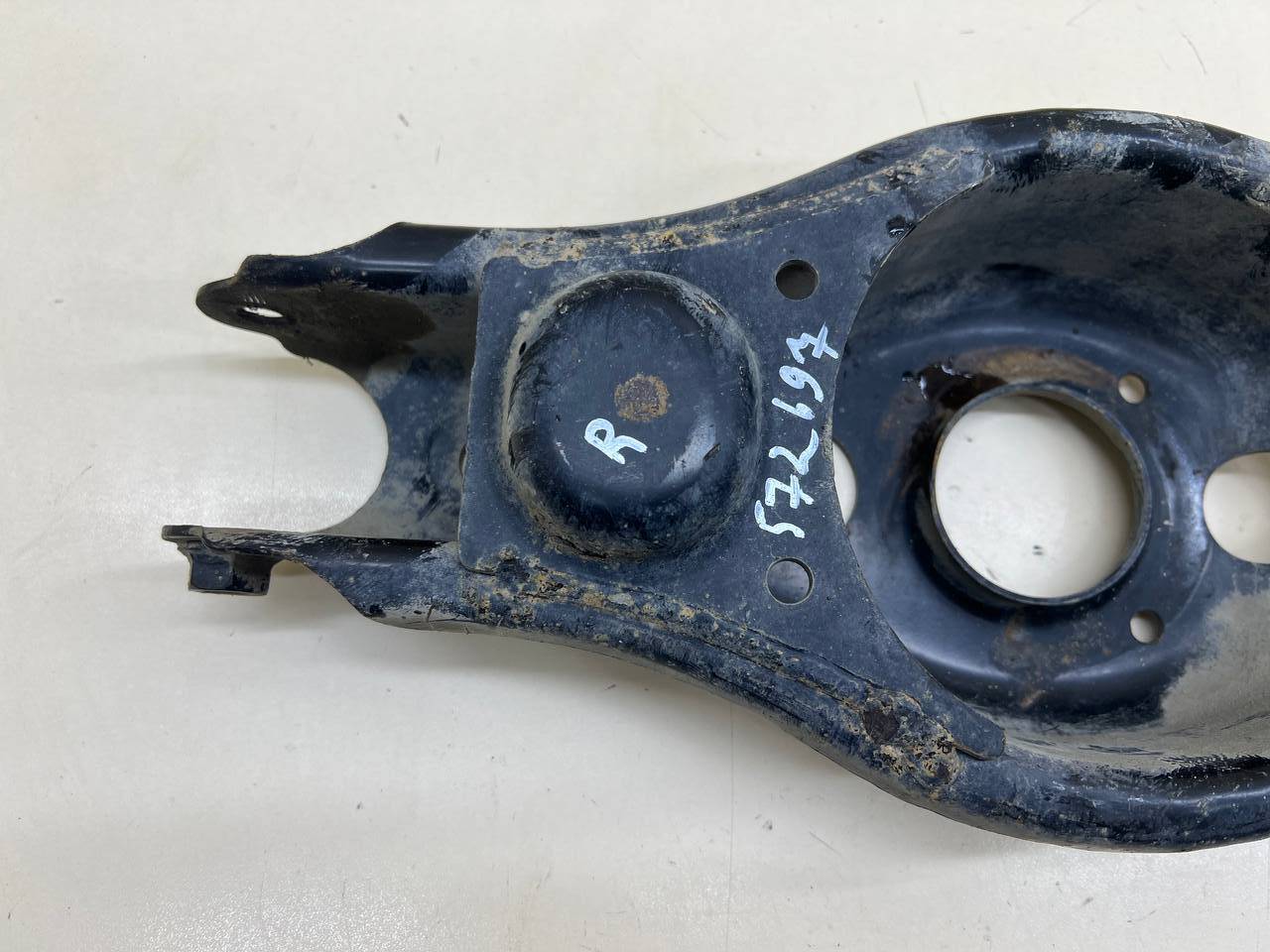 Рычаг задний поперечный Toyota Rav 4 (XA40) 2013-2019