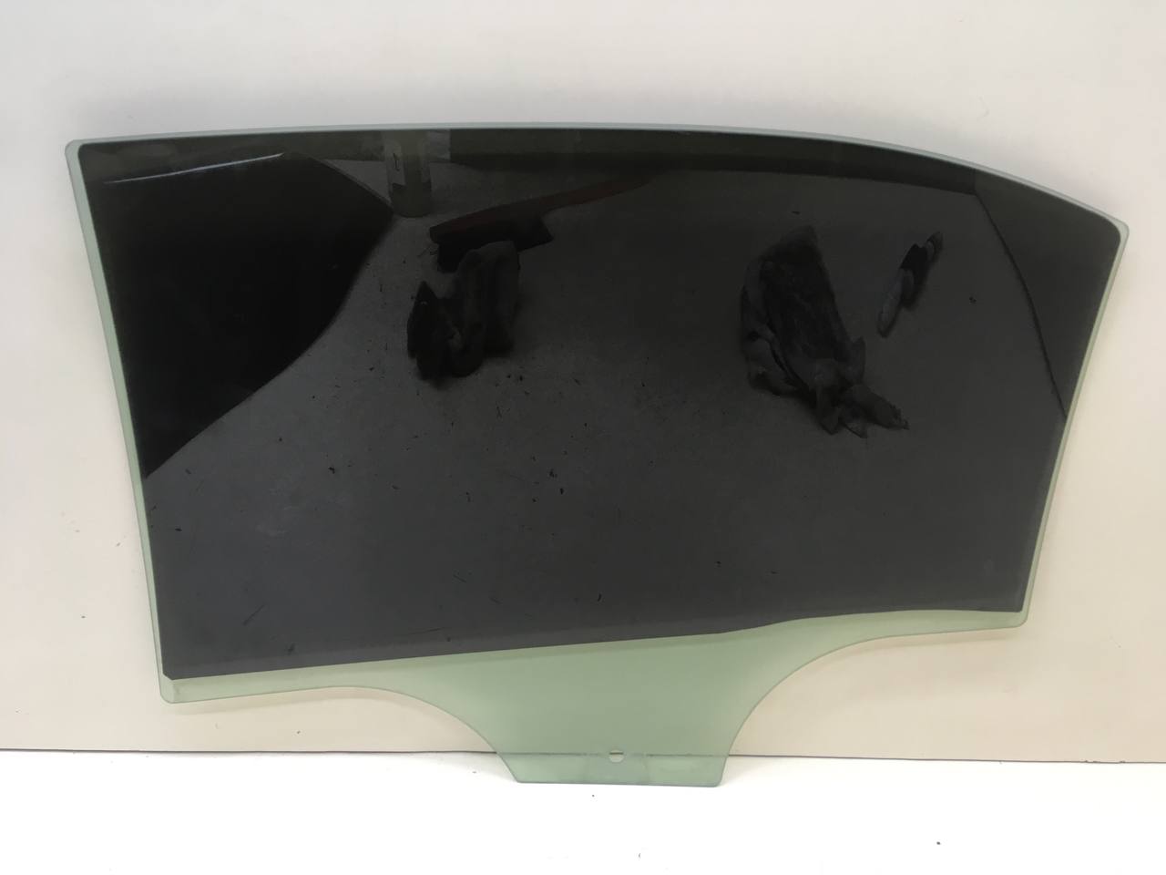 Стекло двери задней правой Skoda Rapid 2012-2020