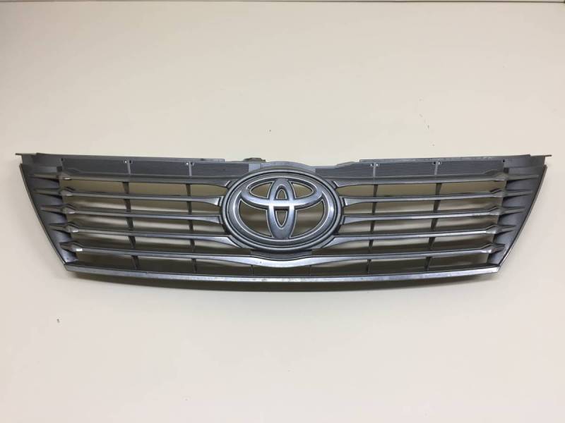 Решетка радиатора Toyota Camry (XV50) 2011-2017