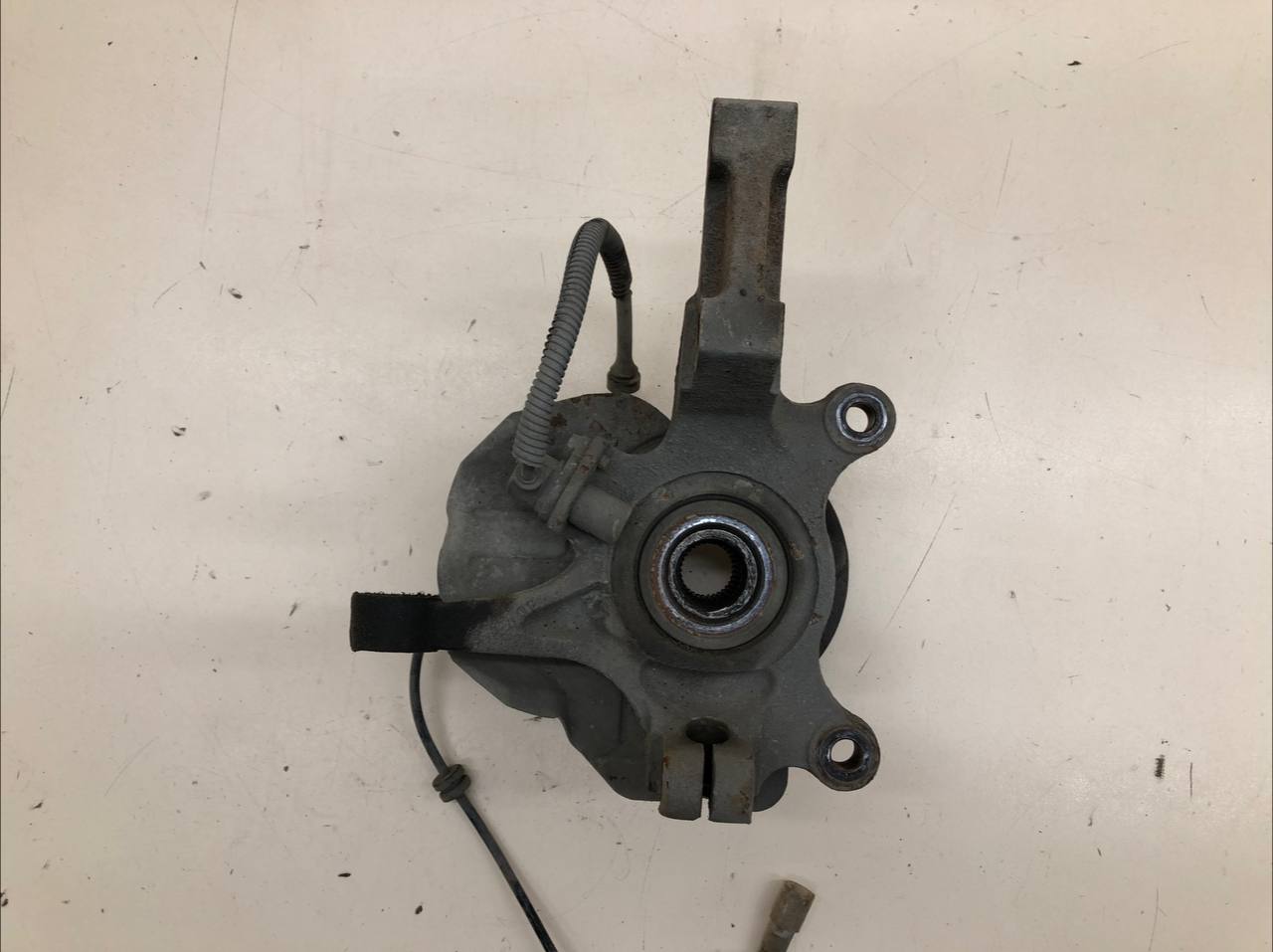 Кулак поворотный передний левый Chevrolet Lacetti (J200) 2003-2013