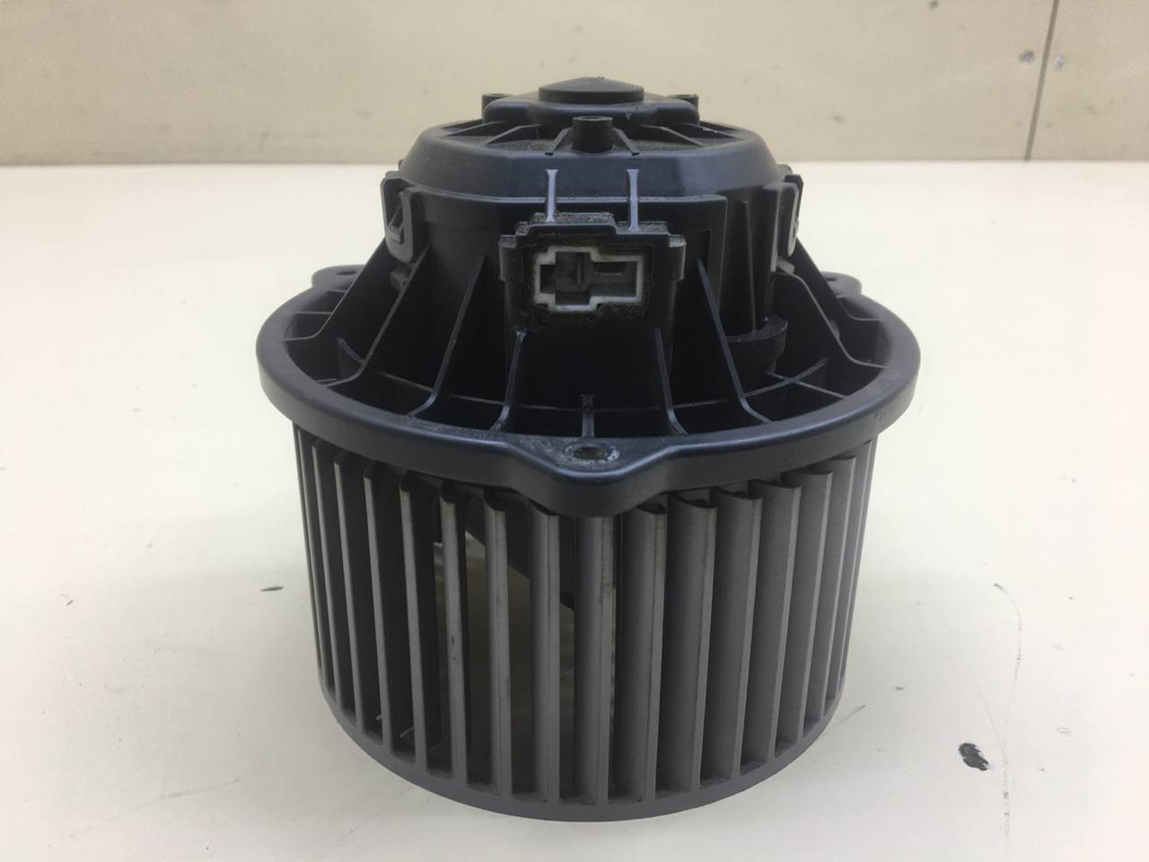 Моторчик отопителя Lada Granta 2011>