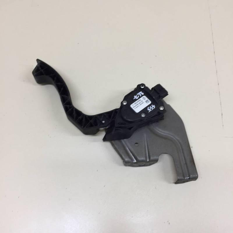 Педаль газа Renault Sandero Stepway (5S) 2014-2022