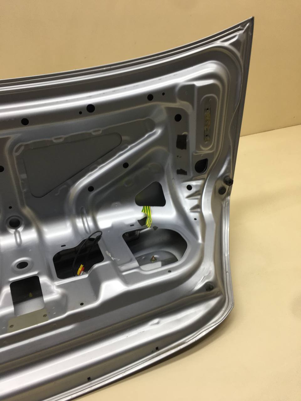 Крышка багажника Mitsubishi Lancer 9  (CS/Classic) 2000-2011