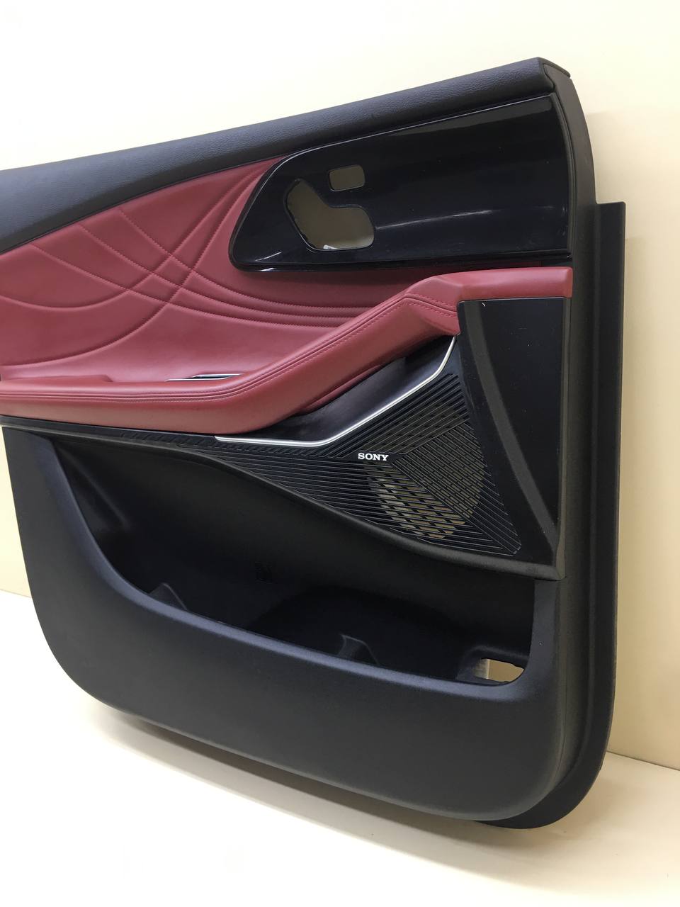 Обшивка двери передней левой EXEED RX 2022>