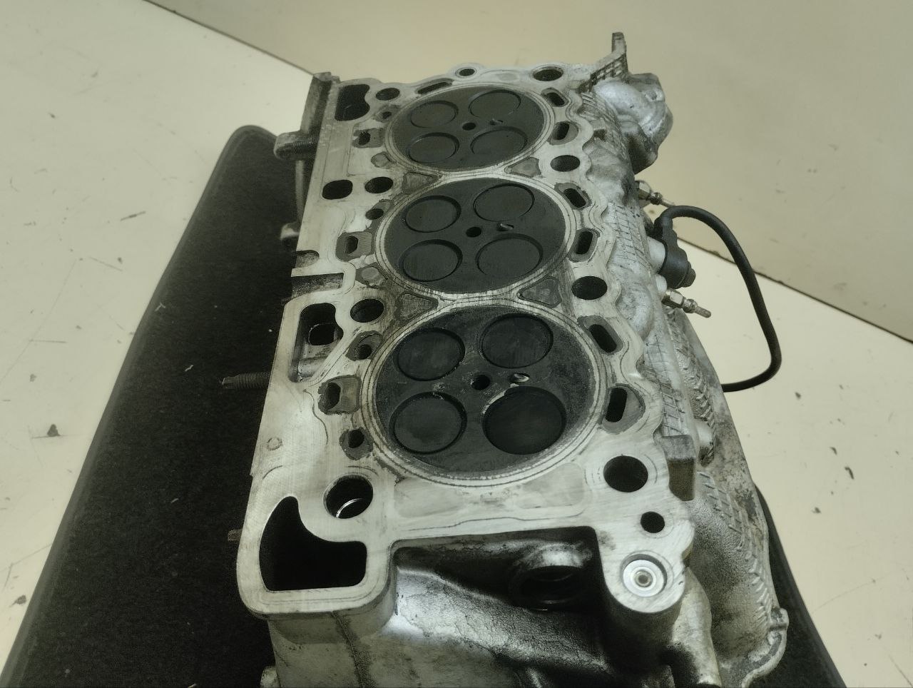 Головка блока цилиндров Land Rover Discovery 3 (L319) 2004-2009 Головка блока цилиндров Land Rover Discovery 3 (L319) 2004-2009