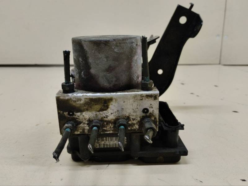 Блок ABS (насос) Nissan Almera Classic (B10) 2006-2013