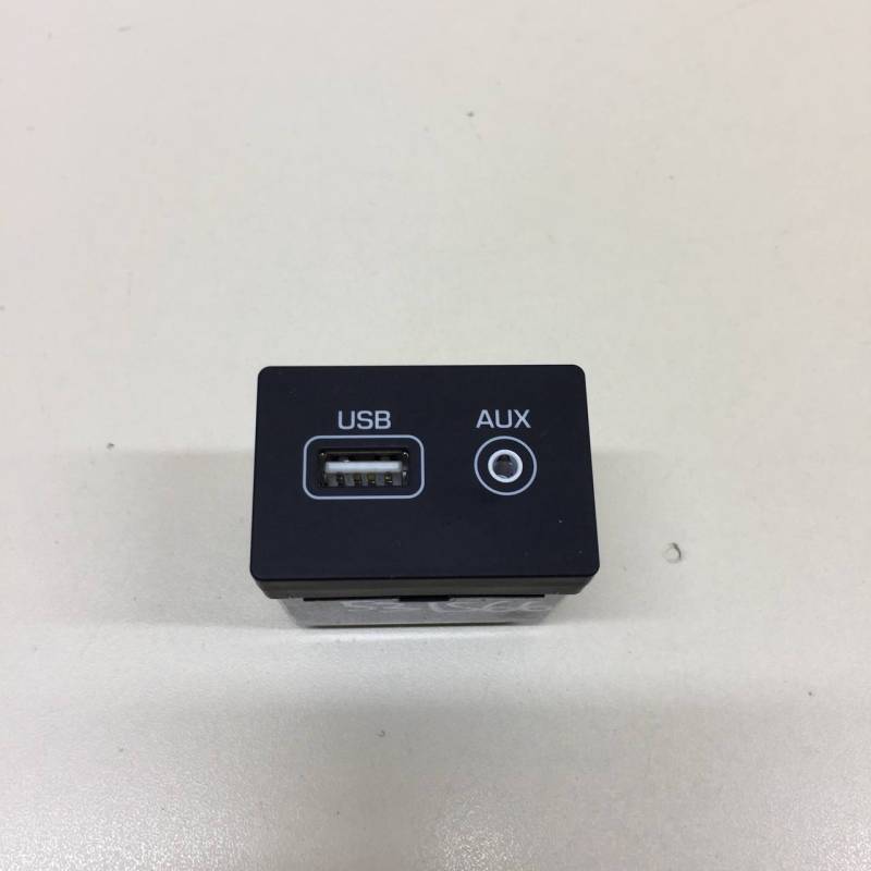 Разъем (USB AUX) Hyundai Sonata 7 (LF) 2017-2019 Разъем (USB AUX) Hyundai Sonata 7 (LF) 2017-2019