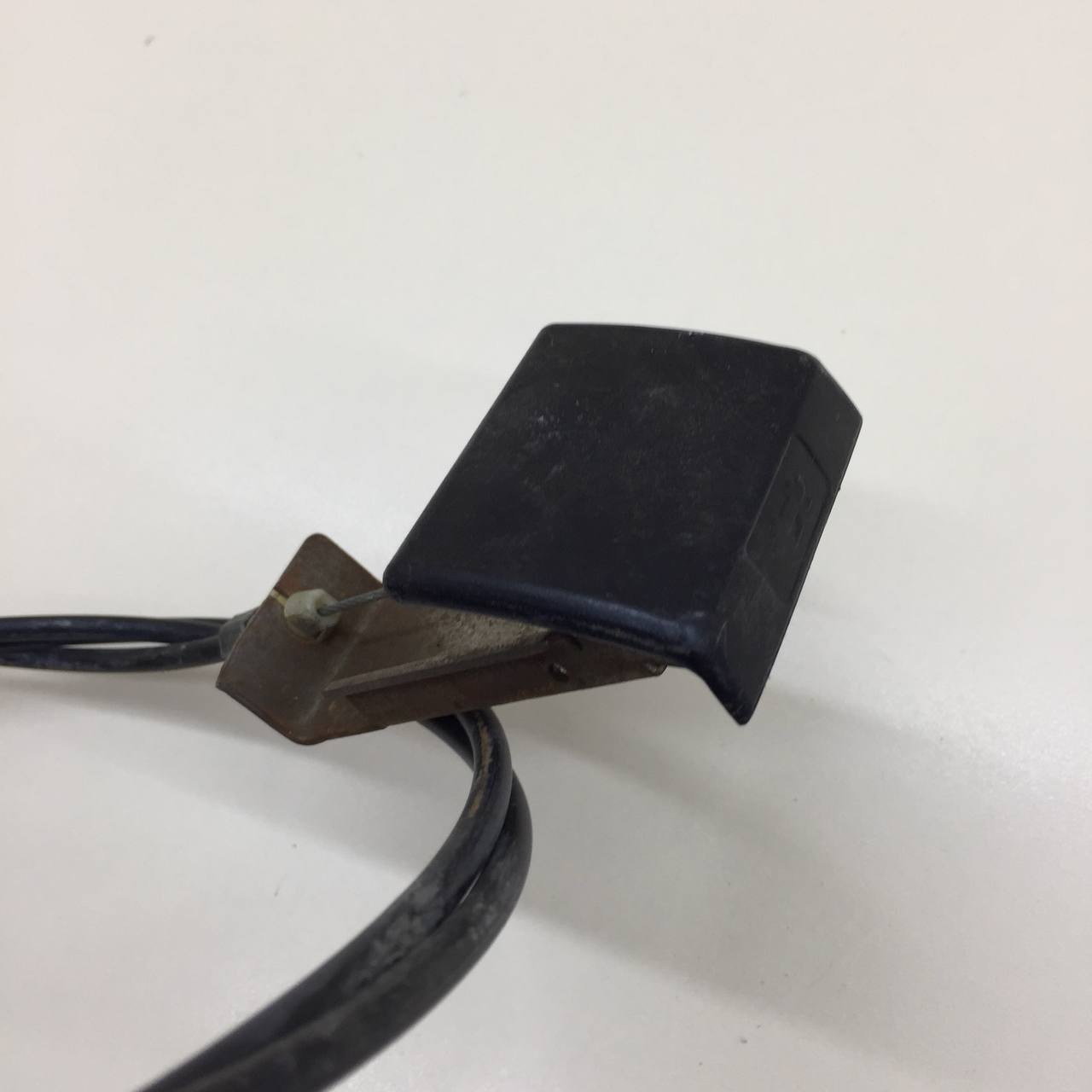 Ручка открывания капота Nissan Primera (P12) 2002-2007