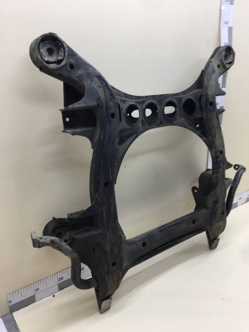 Балка подмоторная Volkswagen Touareg (7L) 2002-2010