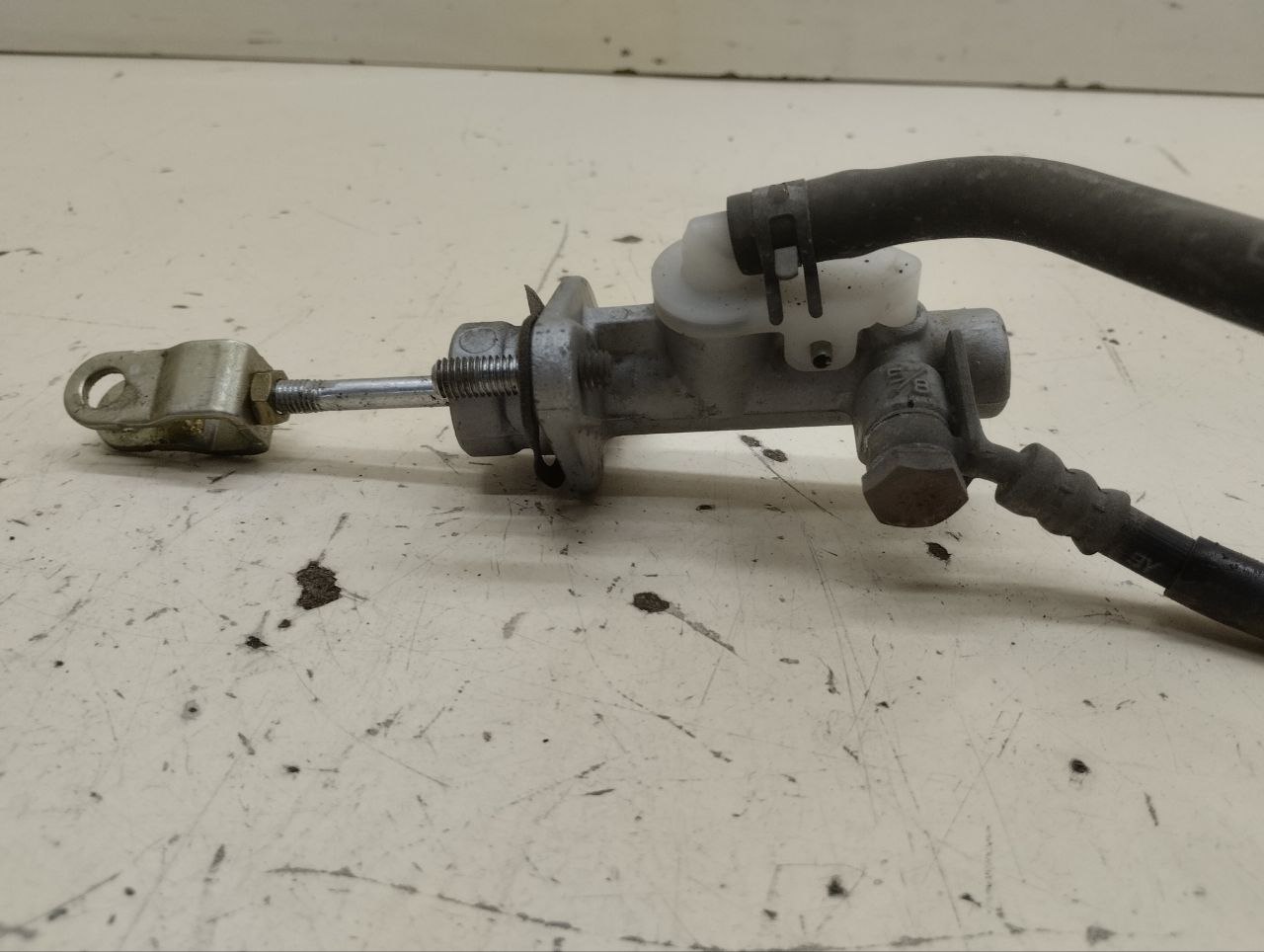 Цилиндр сцепления главный Mitsubishi Lancer 9  (CS/Classic) 2000-2011