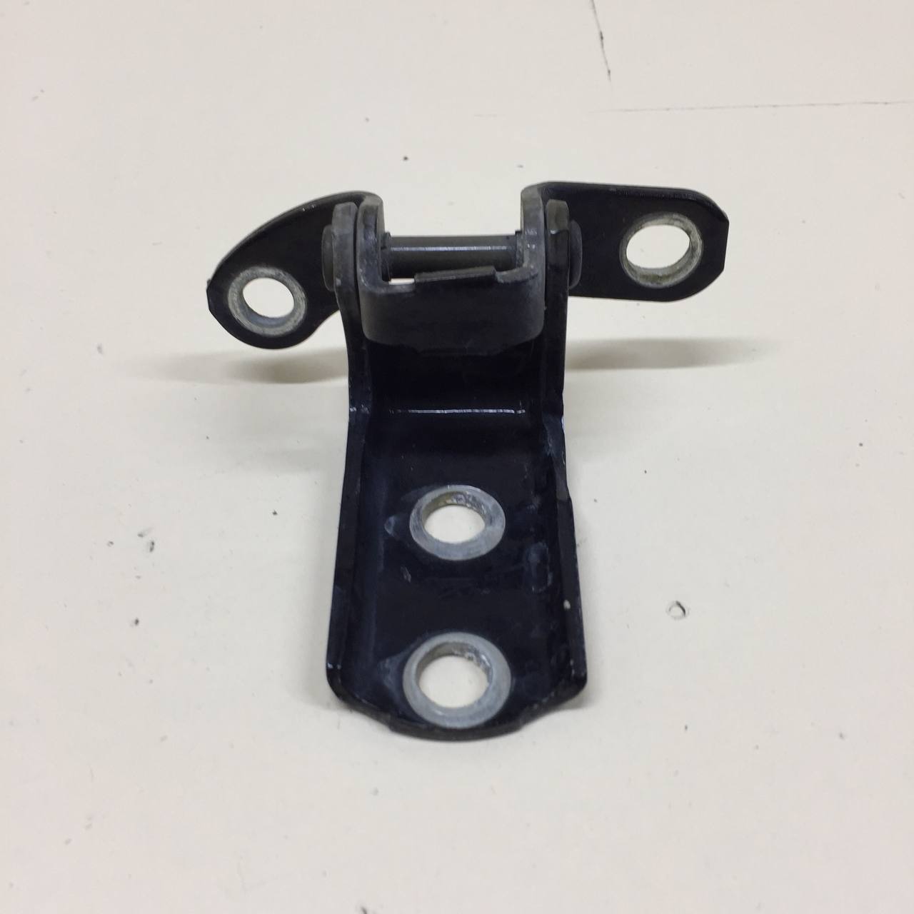 Петля двери задней правой нижняя Toyota Rav 4 (XA40) 2013-2019