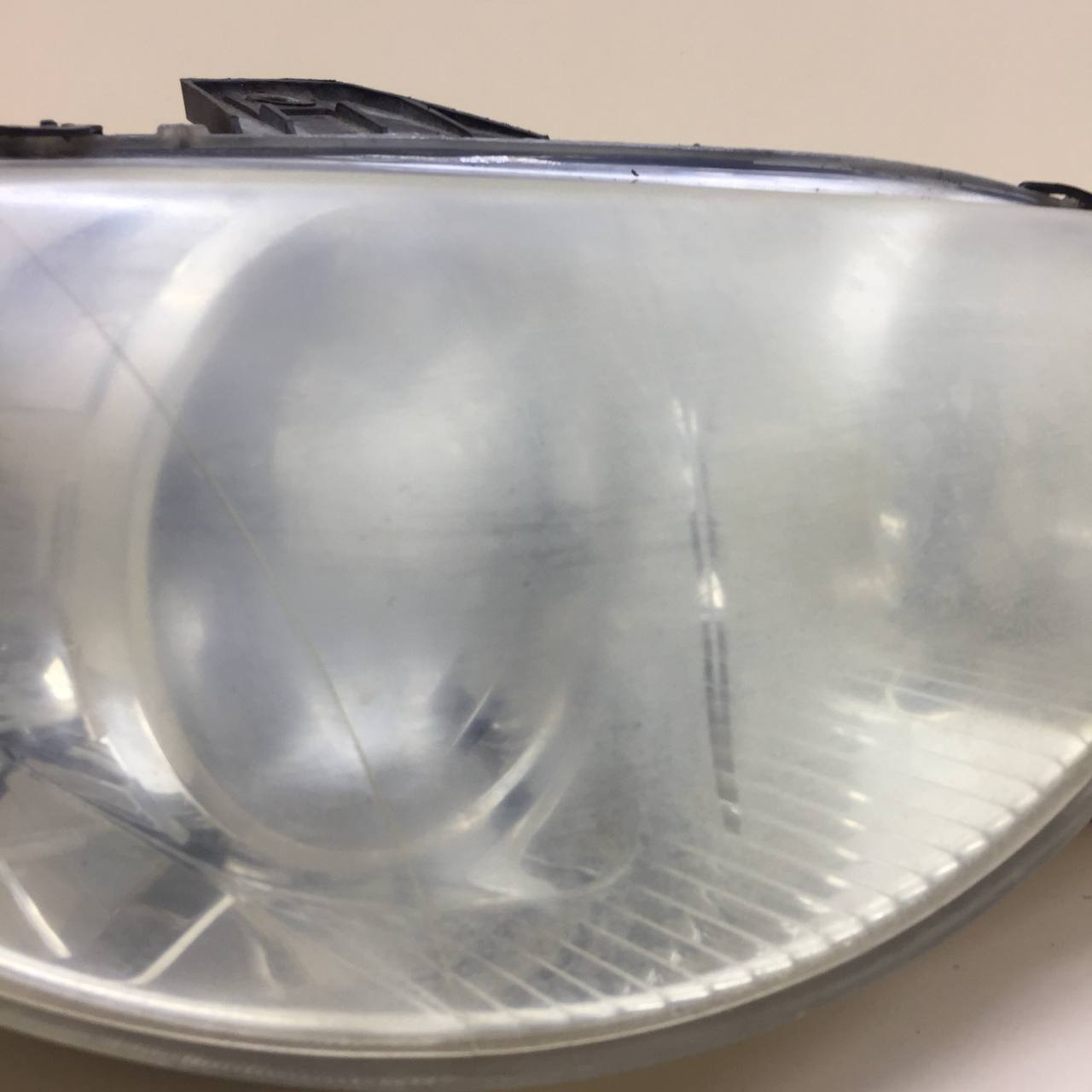 Фара правая Fiat Albea 2002-2012