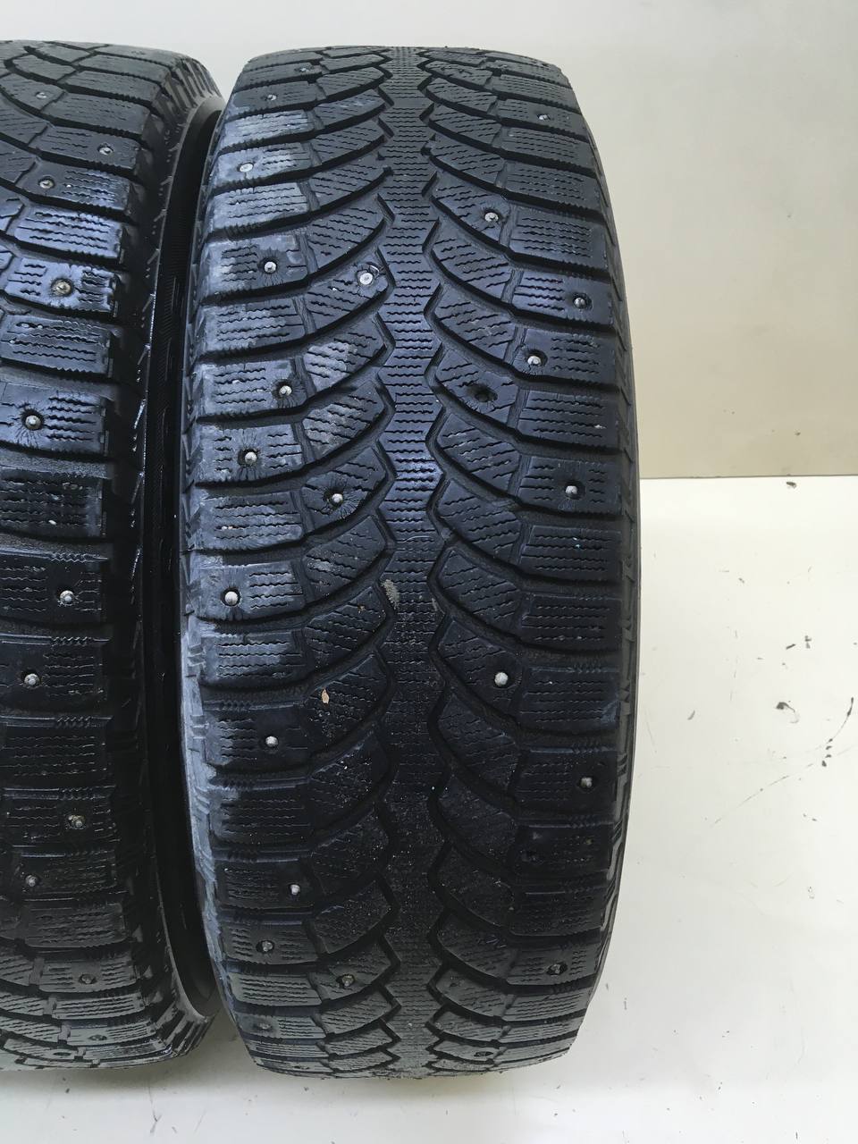 Шины R15 Зимние шипованные Bridgestone Blizzak Spike-01 Шины R15 Зимние шипованные Bridgestone Blizzak Spike-01