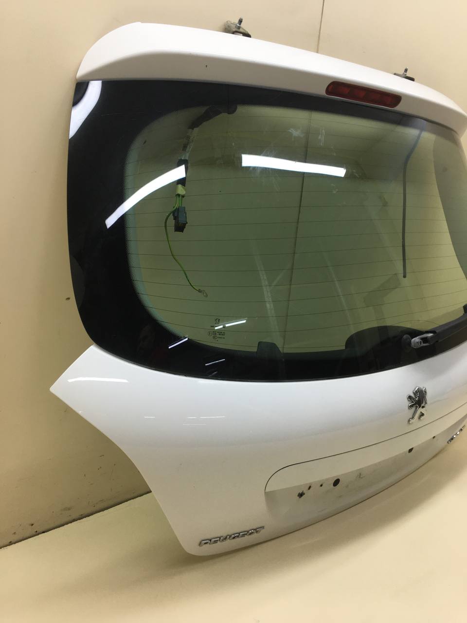 Дверь багажника со стеклом Peugeot 207 2006-2013 Дверь багажника со стеклом Peugeot 207 2006-2013