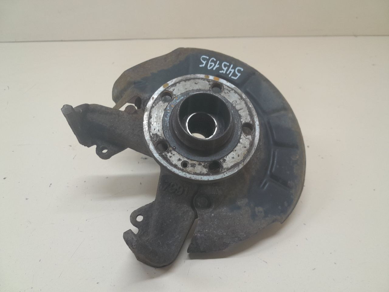 Кулак поворотный передний левый Skoda Fabia (5J) 2007-2014