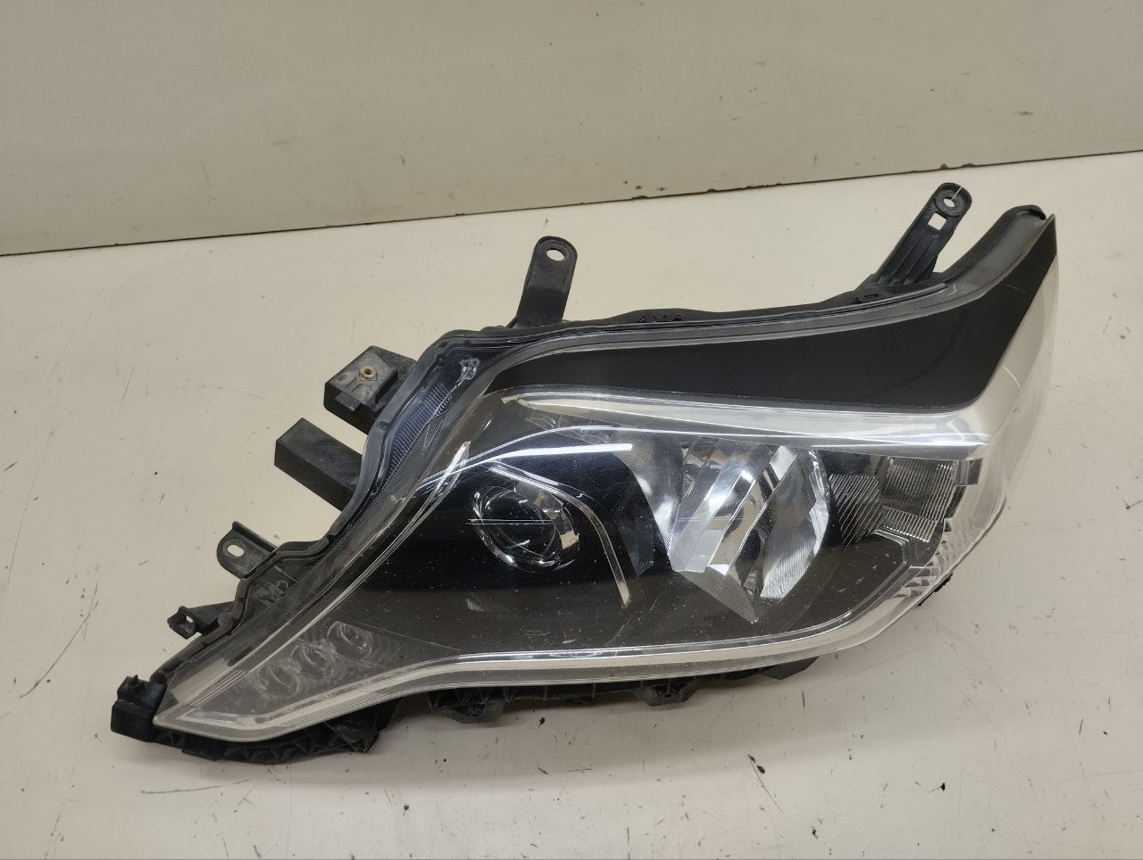 Фара левая Toyota Land Cruiser Prado (J150) 2009-2022 Фара левая Toyota Land Cruiser Prado (J150) 2009-2022