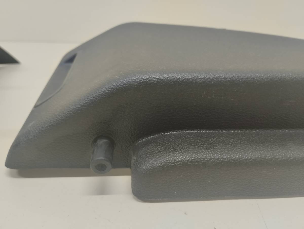 Держатель задней полки Opel Astra J 2010-2017 Держатель задней полки Opel Astra J 2010-2017