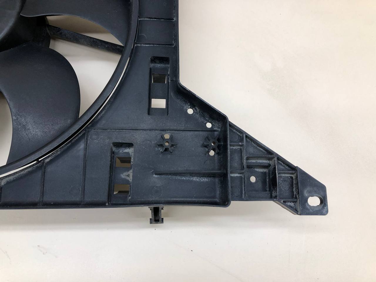 Диффузор вентилятора Nissan Almera 3 (G11, G15) 2012>