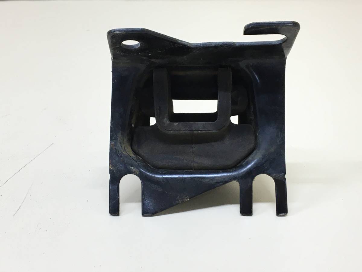 Опора двигателя левая Lada Vesta 2015>