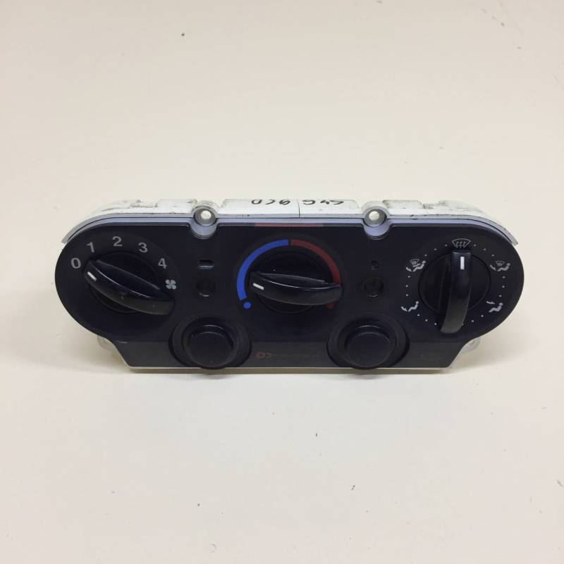 Блок управления отопителем Ford Fusion (JU) 2002-2012 Блок управления отопителем Ford Fusion (JU) 2002-2012