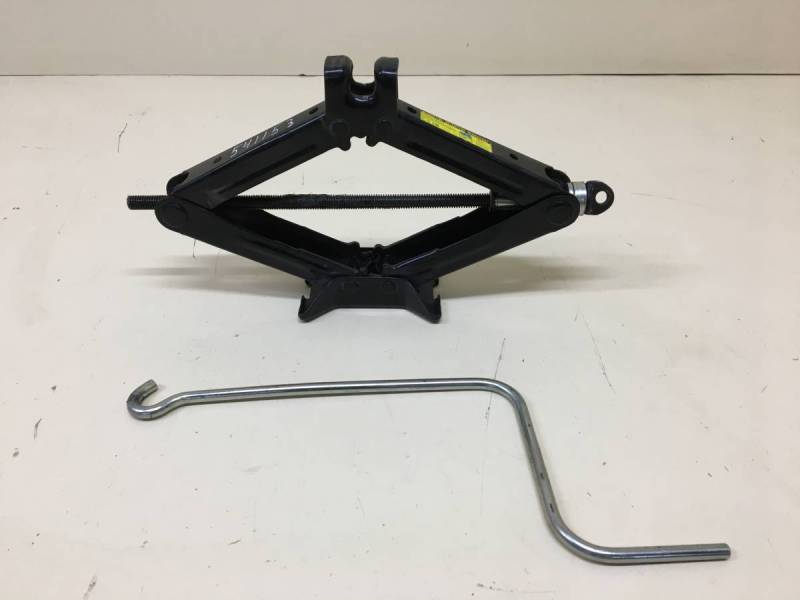 Домкрат Toyota Corolla E180 2013-2019