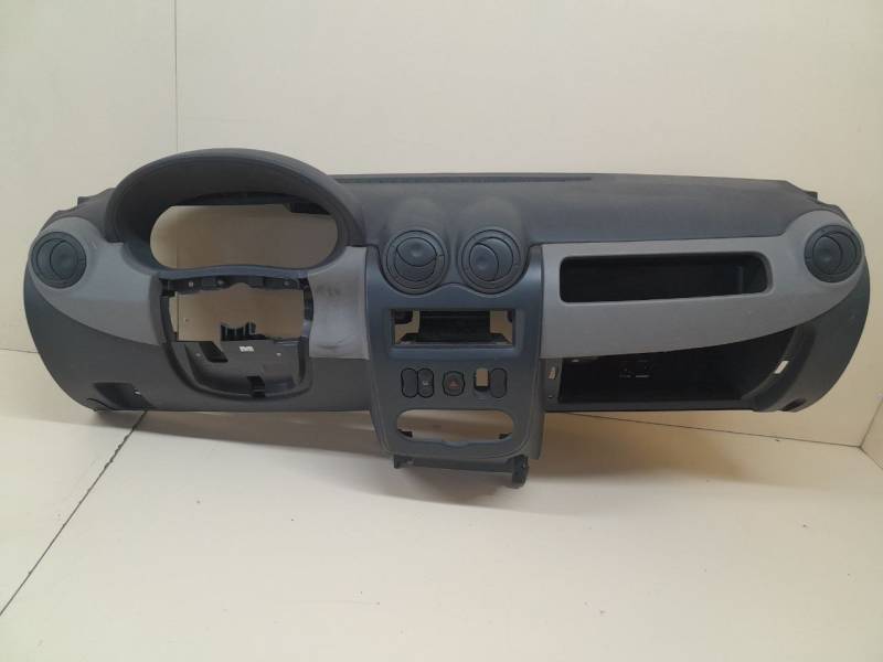 Торпедо Renault Logan (1) 2005-2014