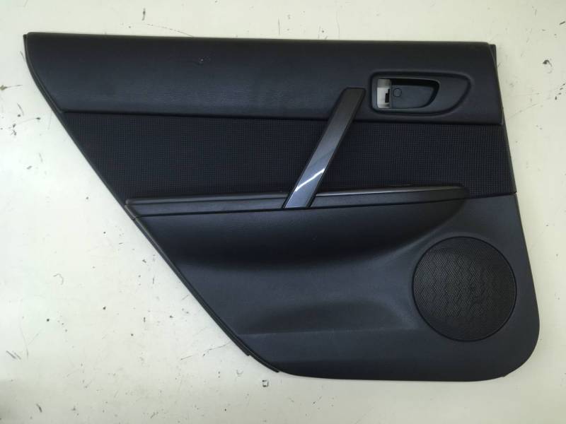 Обшивка двери задней левой Mazda Mazda 6 (GG) 2002-2007 Обшивка двери задней левой Mazda Mazda 6 (GG) 2002-2007