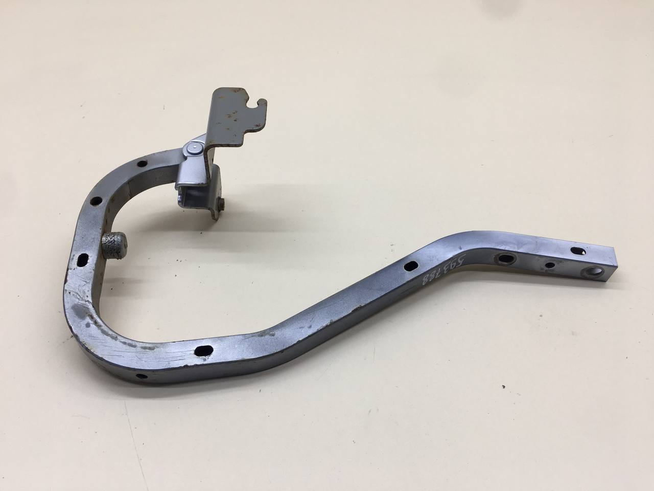 Петля крышки багажника Mitsubishi Lancer 9  (CS/Classic) 2000-2011