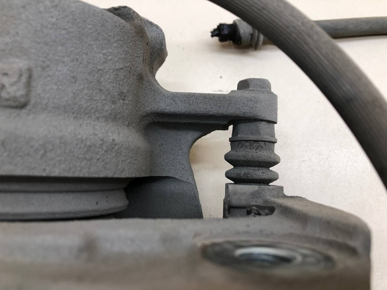 Суппорт передний правый Toyota Rav 4 (A30) 2006-2013