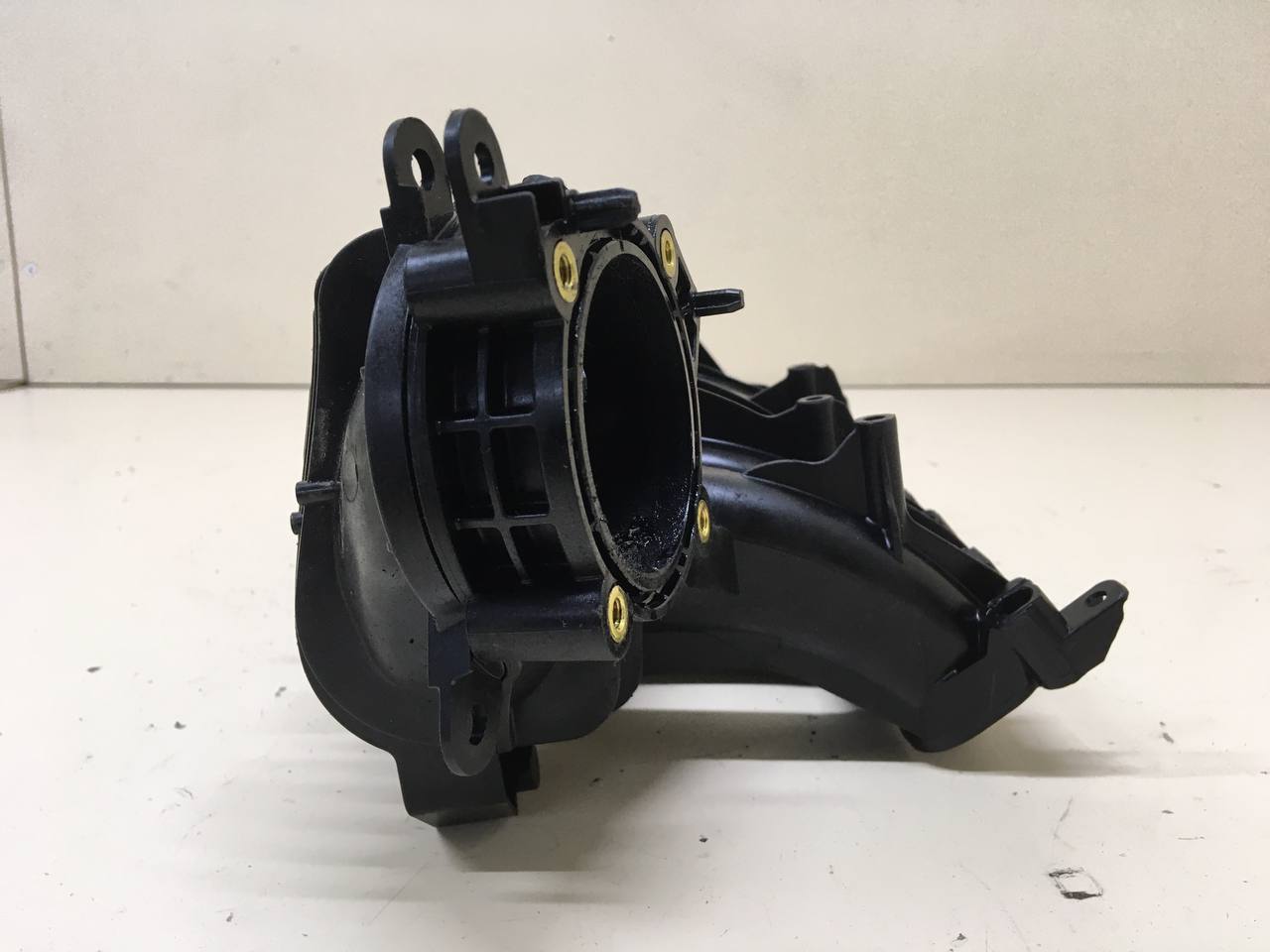 Коллектор впускной Jaguar XE (760) 2014-2021 Коллектор впускной Jaguar XE (760) 2014-2021