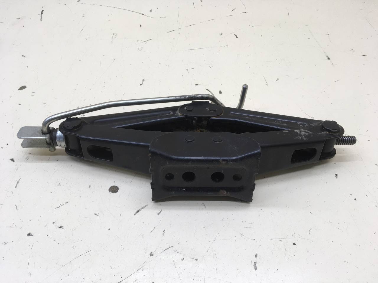 Домкрат Nissan Almera 3 (G11, G15) 2012>