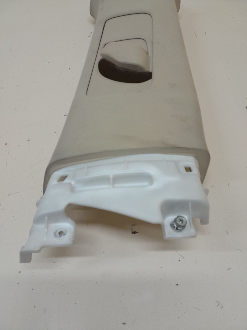 Обшивка стойки Lexus RX 350 /450h (XL10) 2009-2015 Обшивка стойки Lexus RX 350 /450h (XL10) 2009-2015