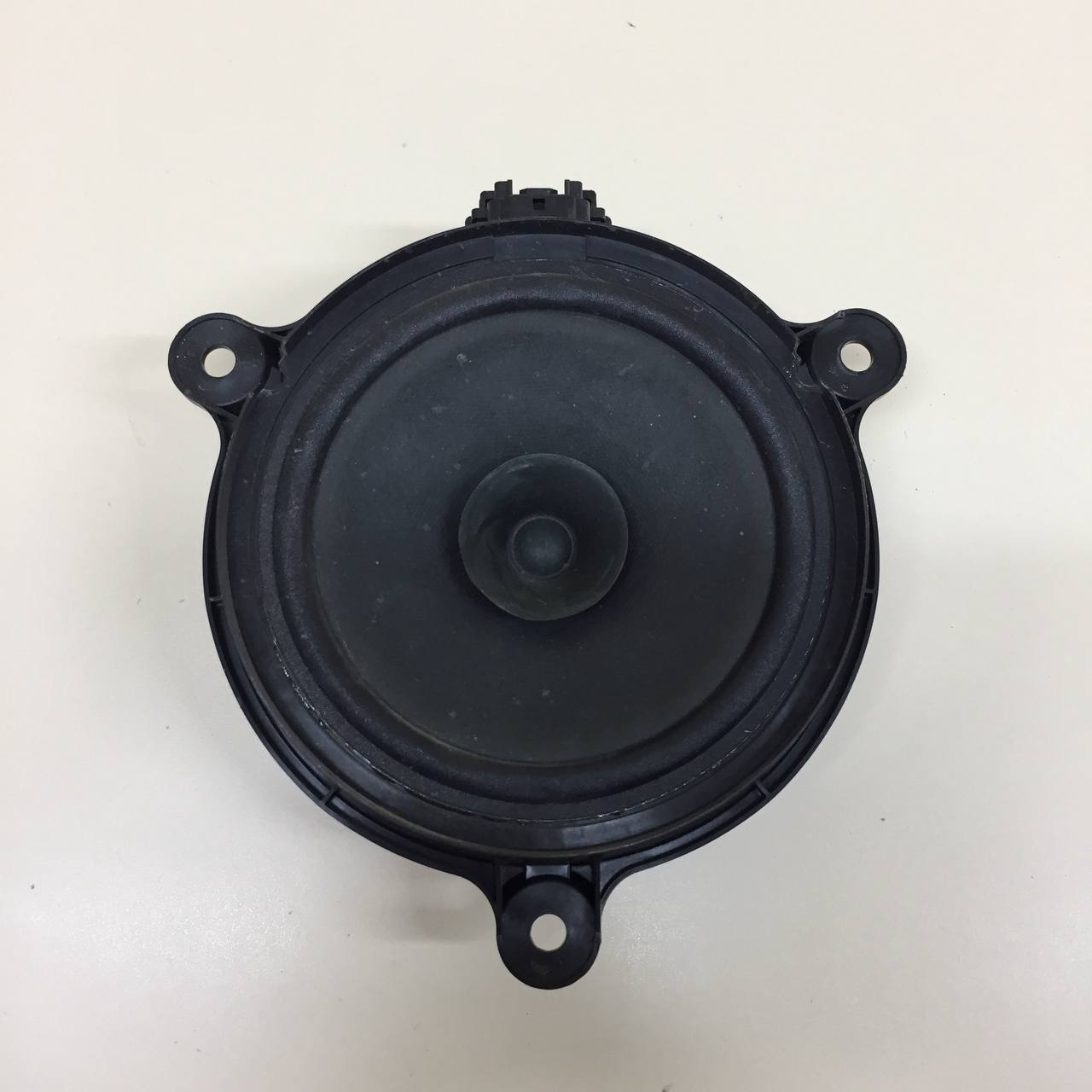 Динамик Mazda Mazda 3 (BM) 2013-2016 Динамик Mazda Mazda 3 (BM) 2013-2016